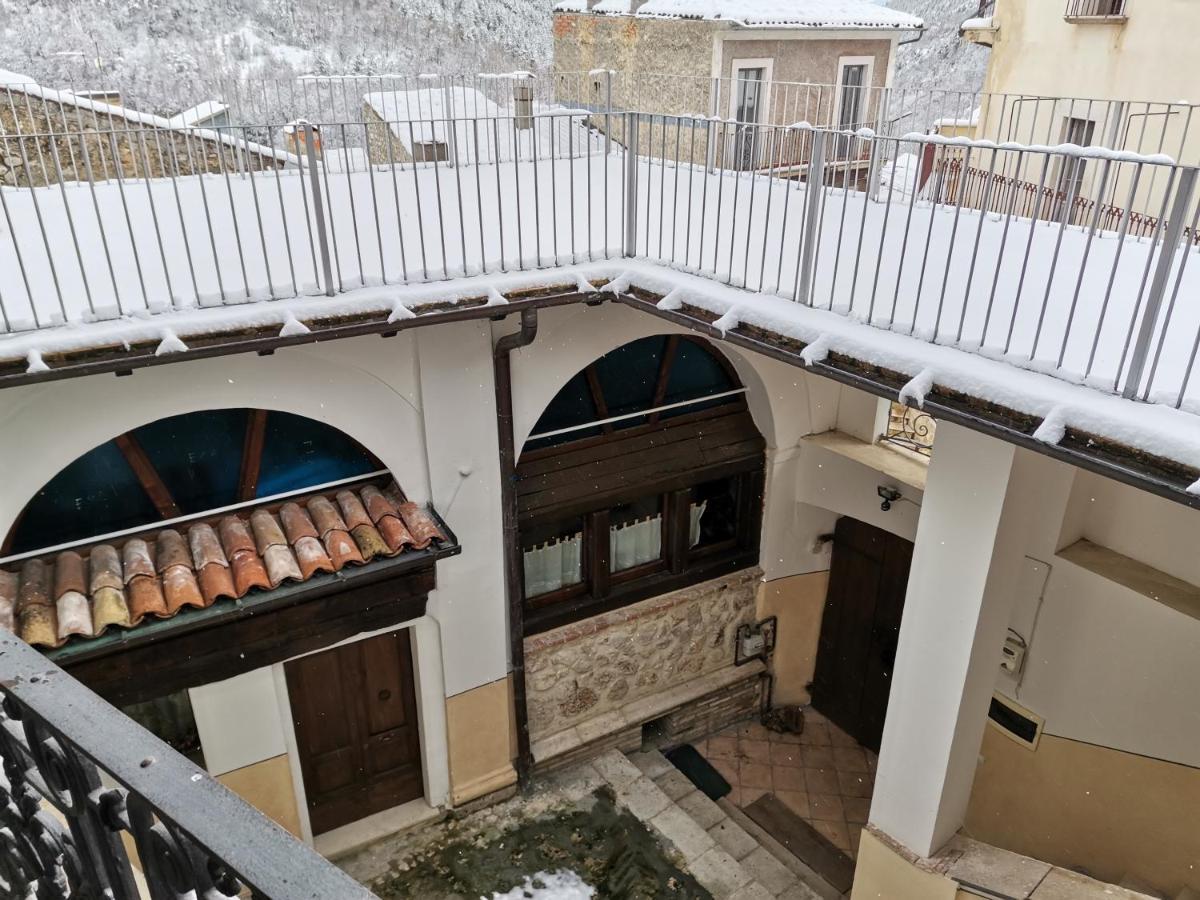 Piazzetta Del Forno Grazioso Bilocale Ad Assergi Extérieur photo
